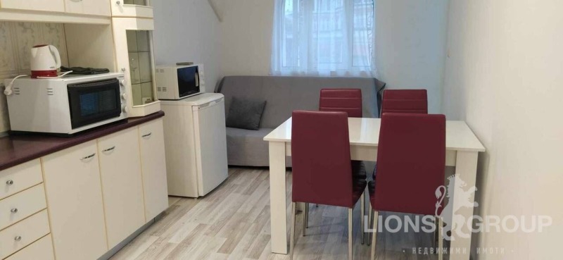 De inchiriat  2 dormitoare Varna , Țentâr , 70 mp | 62895995