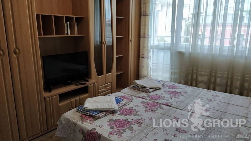 De inchiriat  2 dormitoare Varna , Țentâr , 70 mp | 62895995 - imagine [5]