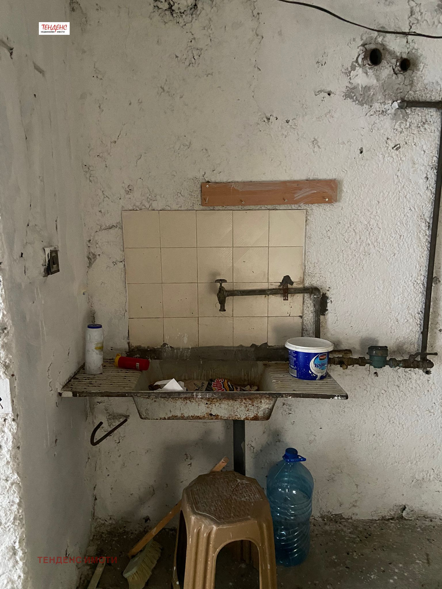 Дава под наем ГАРАЖ, ПАРКОМЯСТО, гр. Кърджали, Възрожденци, снимка 5 - Гаражи и паркоместа - 55055460