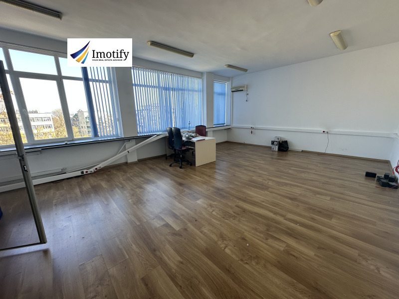 Дава под Наем ОФИС в град София, Оборище - 62 кв.м / 372 € » 727.57 лв., ИМОТИФАЙ