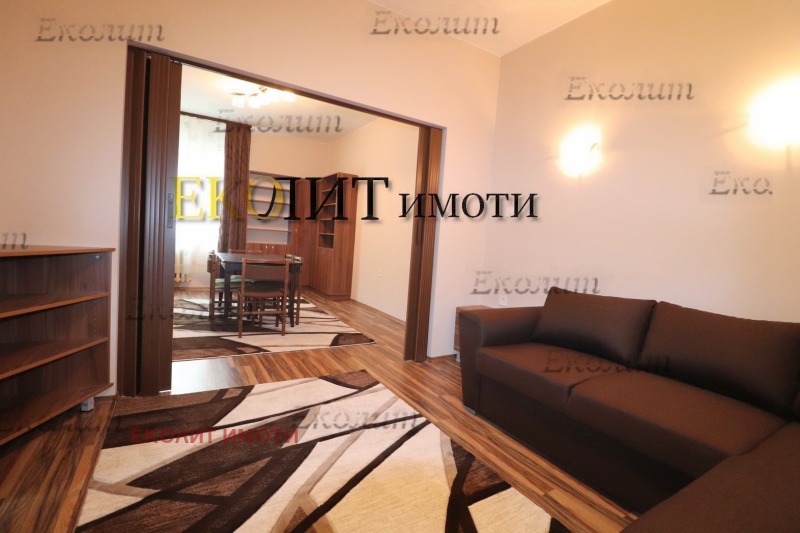 Издаје се  1 спаваћа соба Софија , Центар , 88 м2 | 53853336