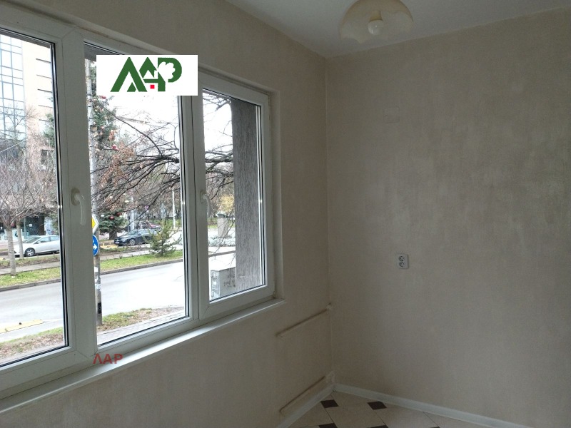 Дава под наем 2-СТАЕН, гр. София, Иван Вазов, снимка 9 - Апартаменти - 52536935