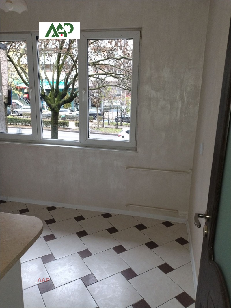 Дава под наем 2-СТАЕН, гр. София, Иван Вазов, снимка 12 - Апартаменти - 52536935