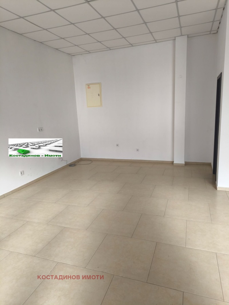 Дава под наем МАГАЗИН, гр. Пловдив, Гагарин, снимка 3 - Магазини - 53091689