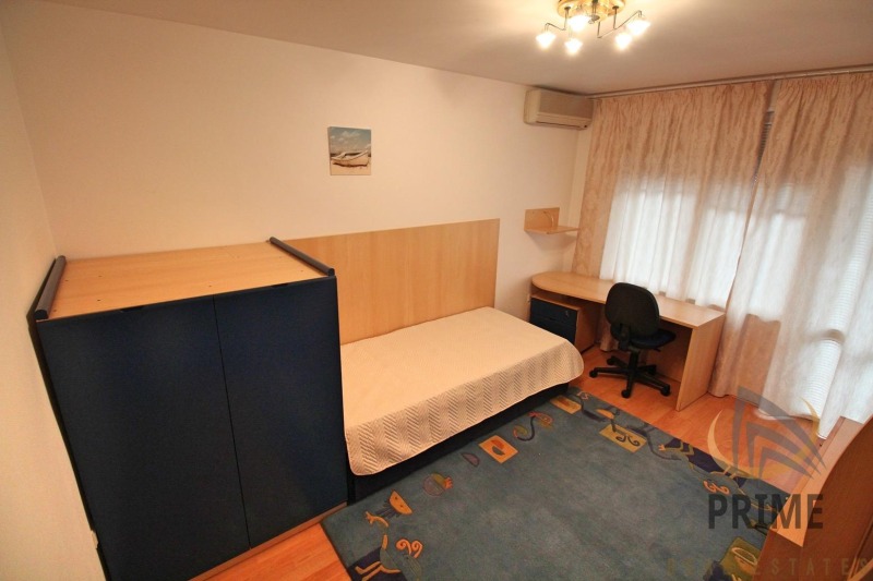 De inchiriat  3+ dormitor Burgas , Țentâr , 130 mp | 18120249 - imagine [10]