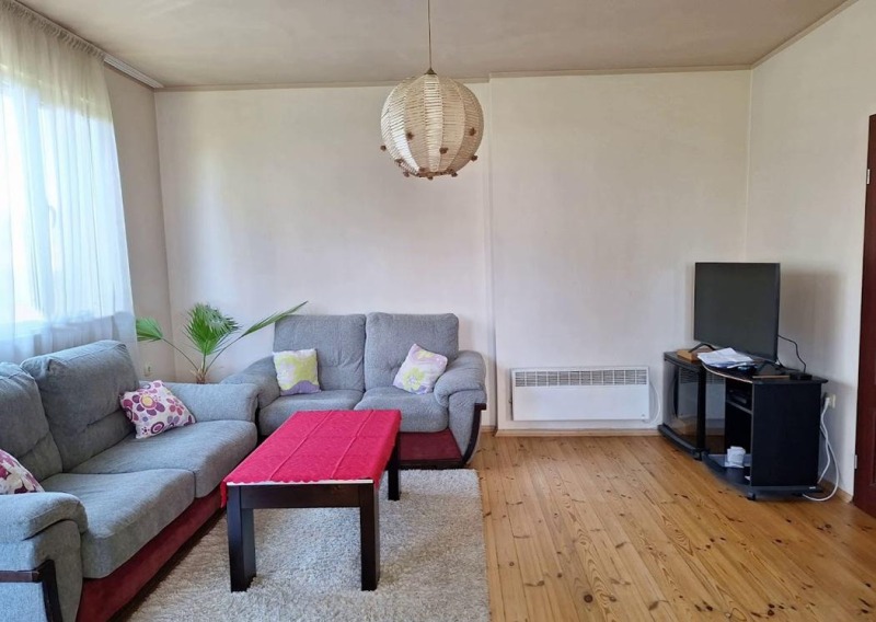 Para alugar  2 quartos Plovdiv , Kiutchuk Parij , 110 m² | 93805953