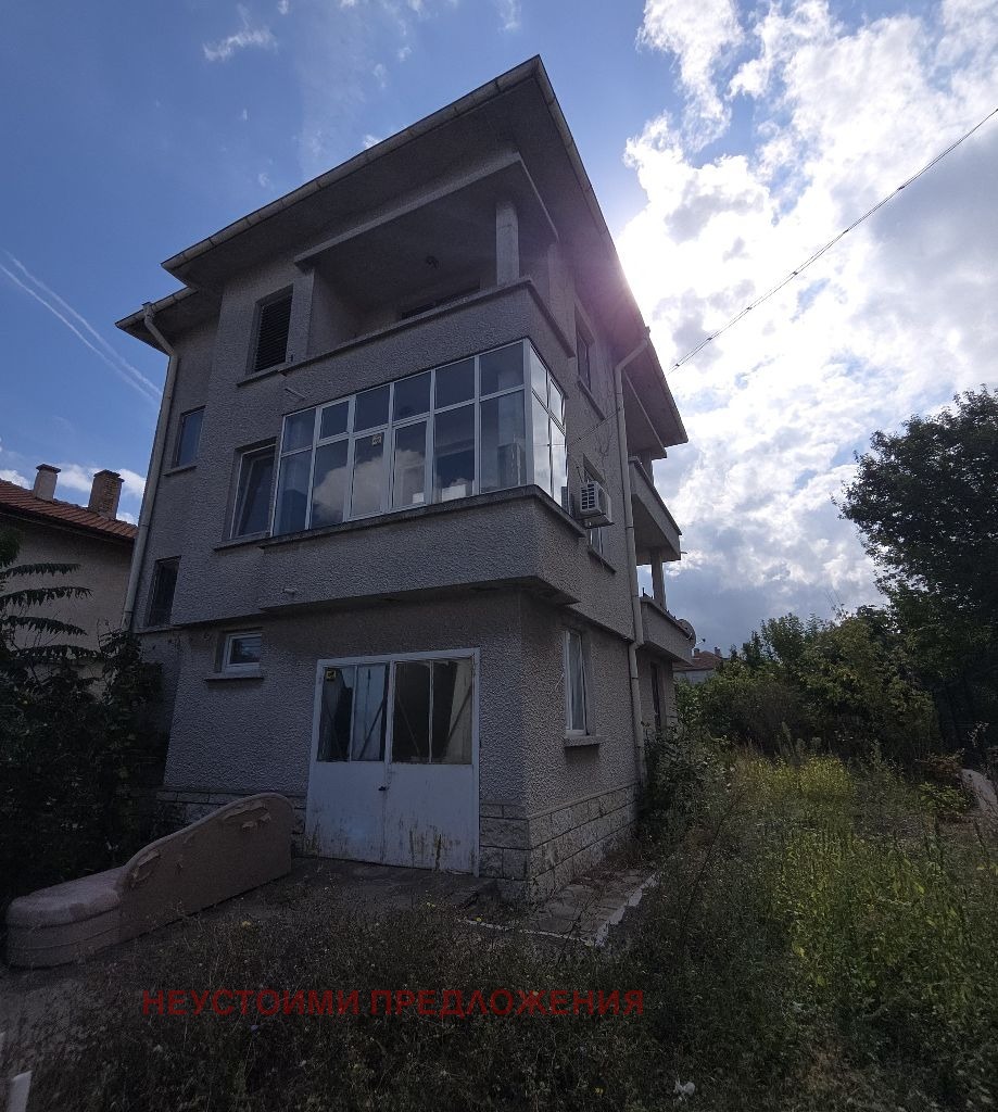 Дава под наем ЕТАЖ ОТ КЪЩА, гр. Черноморец, област Бургас