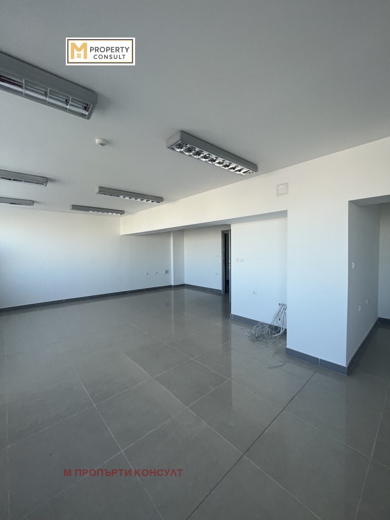 Издаје се  Канцеларија Плевен , Широк центар , 72 м2 | 96792889 - слика [2]