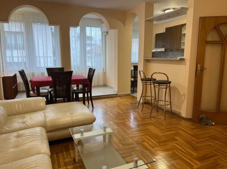 Дава под наем 3-СТАЕН, гр. София, Лозенец, снимка 2 - Апартаменти - 53203796