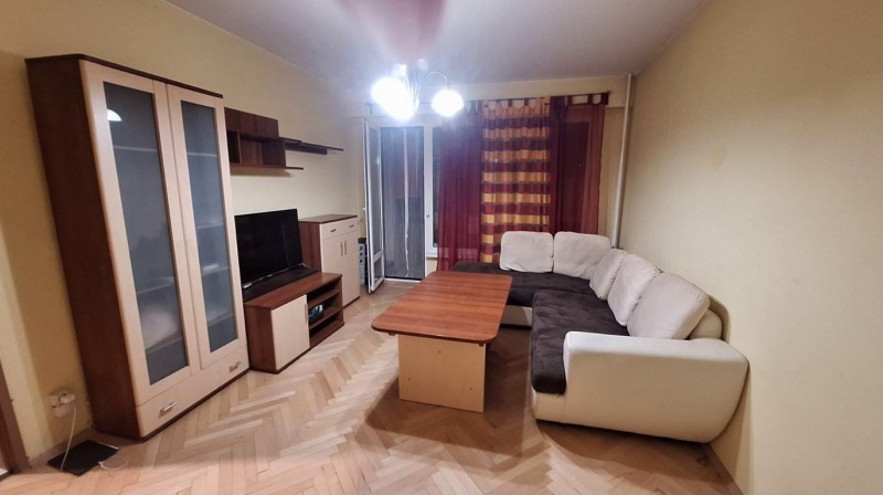 Дава под нем  2-стаен, град София, Младост 3 •  499 EUR • ID 54708675 — holmes.bg - [1] 