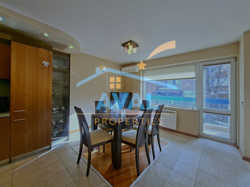 Дава под наем 2-СТАЕН, гр. София, Лозенец, снимка 7 - Апартаменти - 52960800