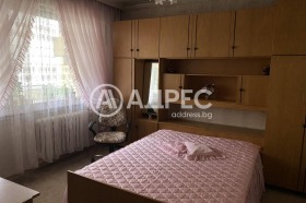 2 Schlafzimmer Razsadnika, Sofia