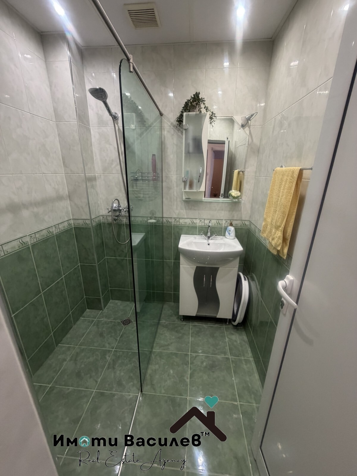 Дава под наем 3-СТАЕН, гр. София, Света Троица, снимка 9 - Апартаменти - 53736943