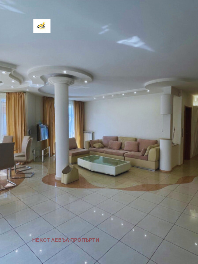 A louer  2 chambres Sofia , Borovo , 140 m² | 44291682