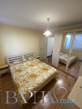 1 chambre Tsentar, Varna 6