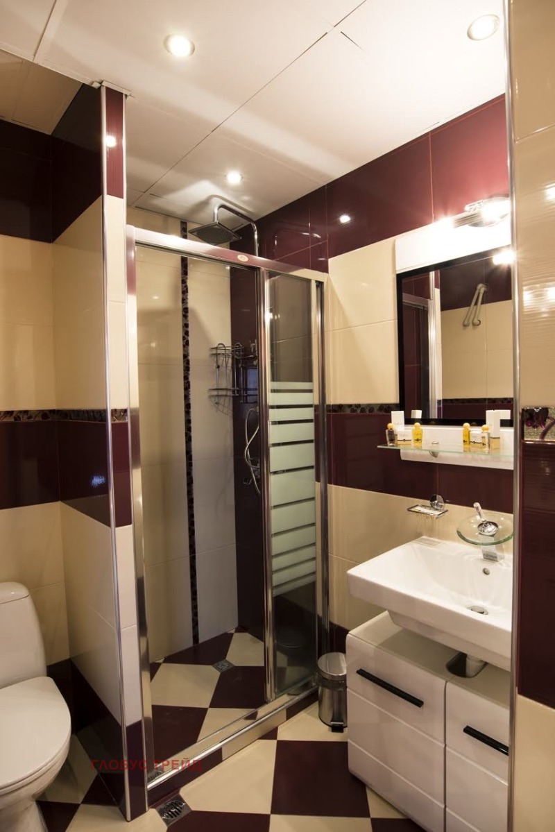 Издаје се  2 спаваће собе Софија , Триагалника , 96 м2 | 33651518