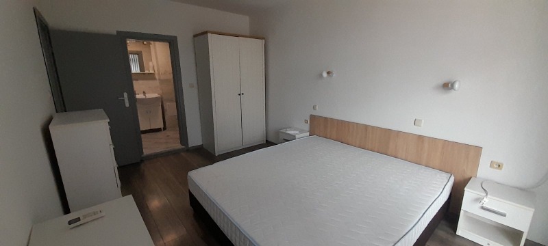 Дава под наем  4-стаен град Плевен , Идеален център , 135 кв.м | 32395813