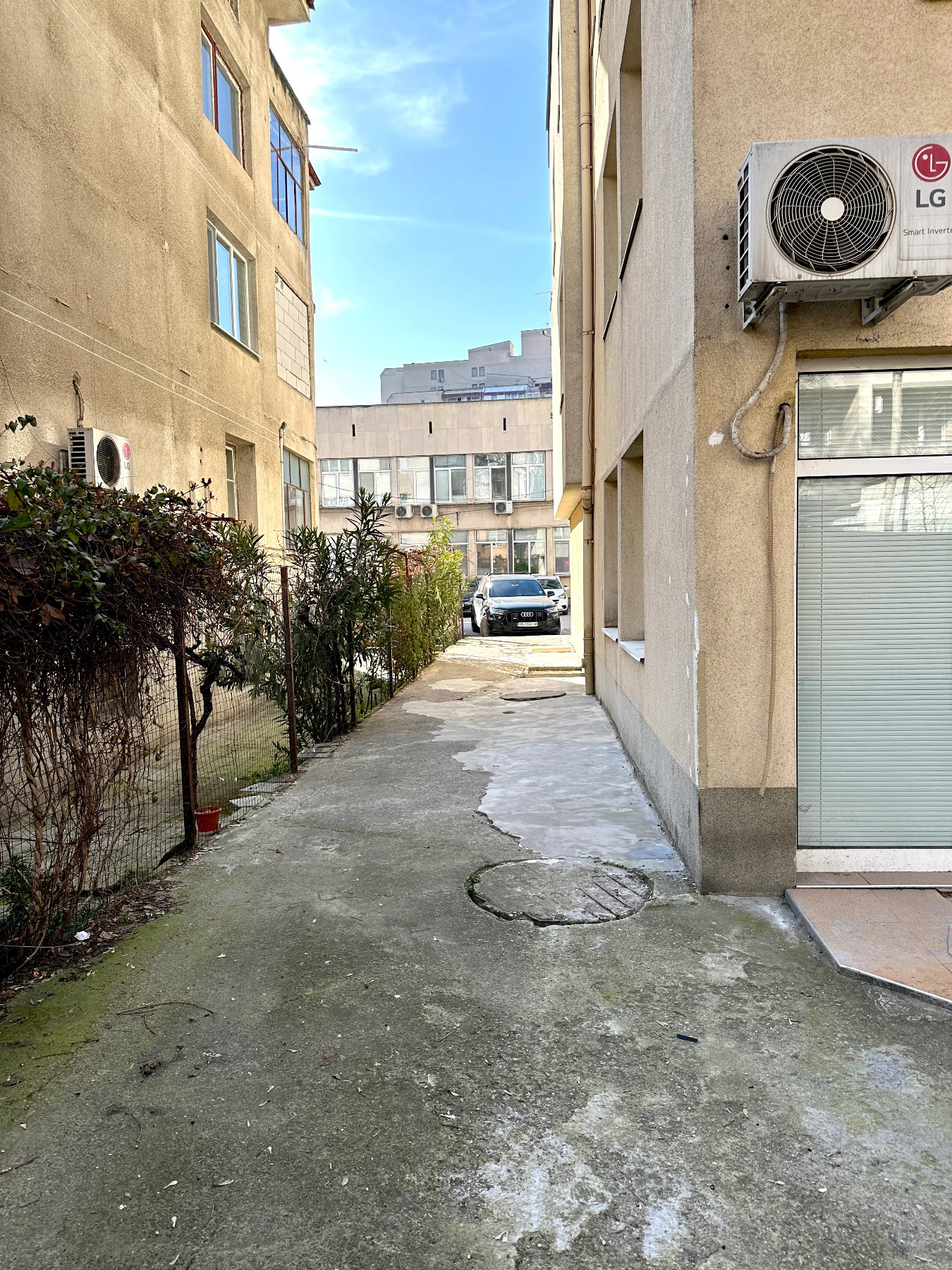 Дава под наем ГАРАЖ, ПАРКОМЯСТО, гр. Пловдив, Център, снимка 6 - Гаражи и паркоместа - 53691840