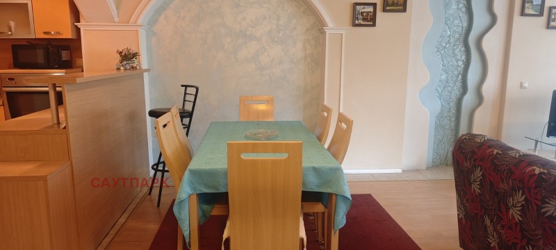 Дава под наем 4-СТАЕН, гр. София, Медицинска академия, снимка 2 - Апартаменти - 52433595