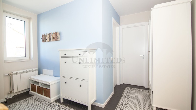 Vuokrattavana  Talo Sofia , Lozen , 345 neliömetriä | 71730519 - kuva [11]