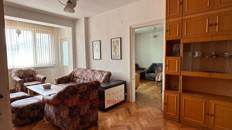 Para alugar  1 quarto Gabrovo , Centar , 72 m² | 60372074 - imagem [2]