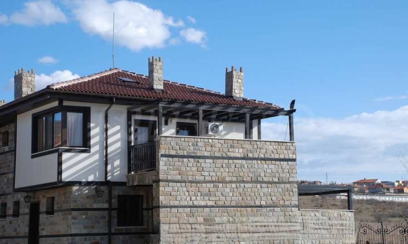 Дава под наем КЪЩА, с. Кошарица, област Бургас