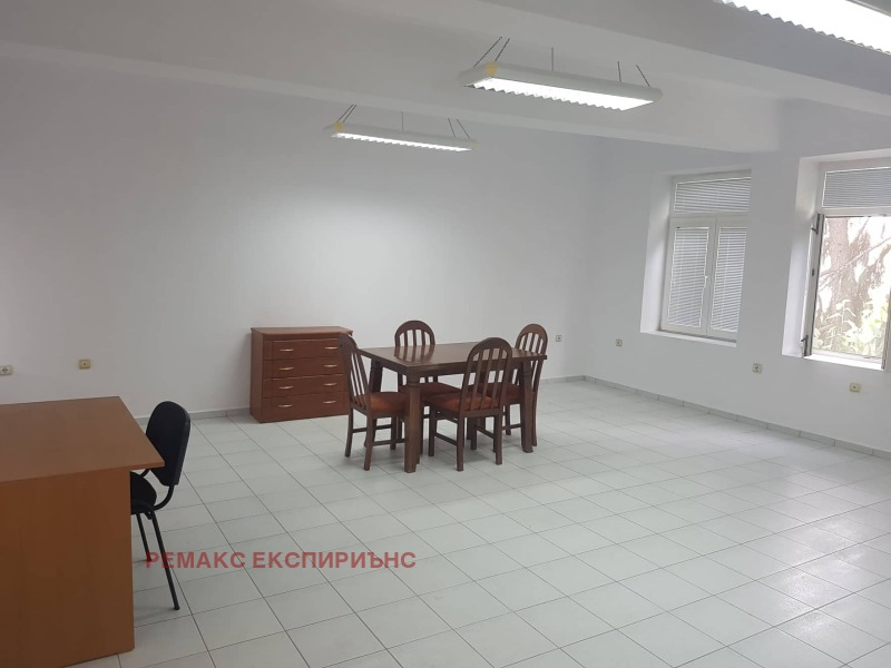 Дава под наем ПРОМ. ПОМЕЩЕНИЕ, гр. Пловдив, Индустриална зона - Север, снимка 9 - Производствени сгради - 53282206