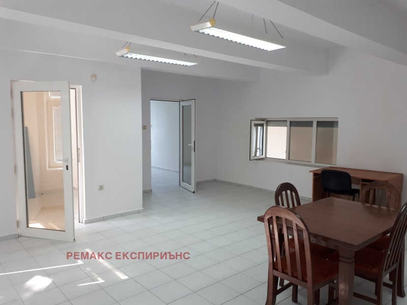 Дава под наем ПРОМ. ПОМЕЩЕНИЕ, гр. Пловдив, Индустриална зона - Север, снимка 10 - Производствени сгради - 53282206