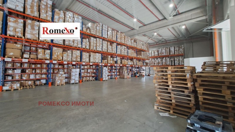 Дава под Наем СКЛАД в град Пловдив, Голямоконарско шосе - 9000 кв.м / 40 500 € » 79 211.12 лв., РОМЕКСО ИМОТИ