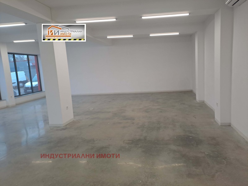 En renta  Almacenamiento Plovdiv , Industrialna zona - Sever , 200 metros cuadrados | 10921775