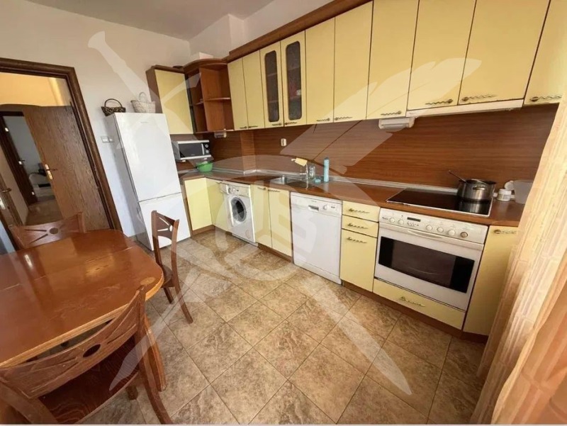 Дава под наем  4-стаен град Варна , Център , 136 кв.м | 88882536
