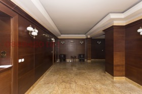 МНОГОСТАЕН, 249 m2