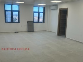 Oficina Tsentar, Plovdiv 1