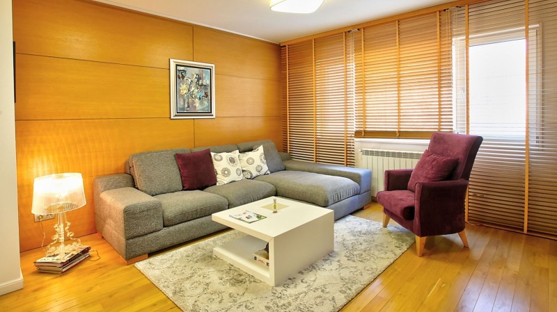 Kiadó  2 hálószobás Sofia , Izgrev , 150 négyzetméter | 62944099