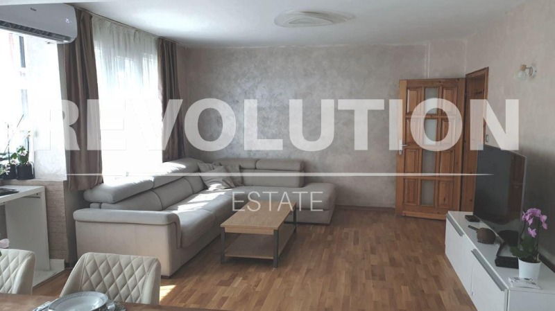 Da affittare  1 camera da letto Varna , Tsentar , 85 mq | 68743469