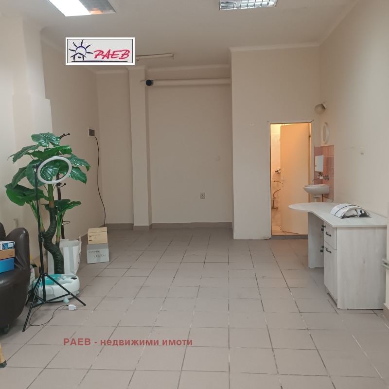 Te huur  Kantoor Ruse , Druzjba 3 , 30 m² | 68916387