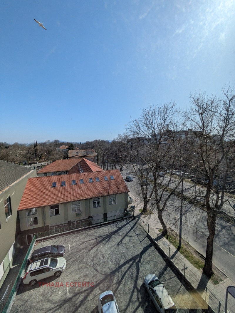 Дава под Наем 2-СТАЕН в град Бургас, Център - 78 кв.м / 450 € » 880.12 лв., ТРИАДА ЕСТЕЙТС