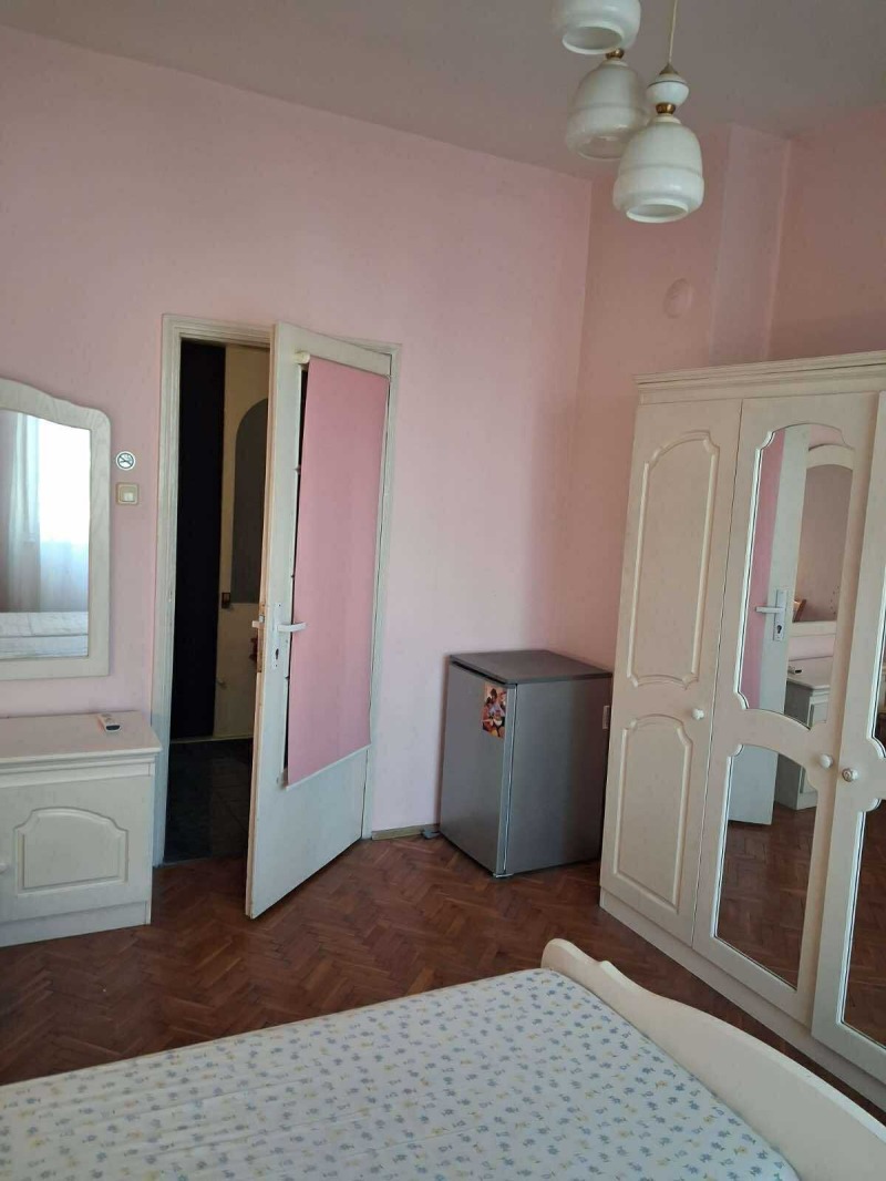 Дава под наем СТАЯ, гр. Пловдив, Център, снимка 3 - Стаи под наем - 53010206