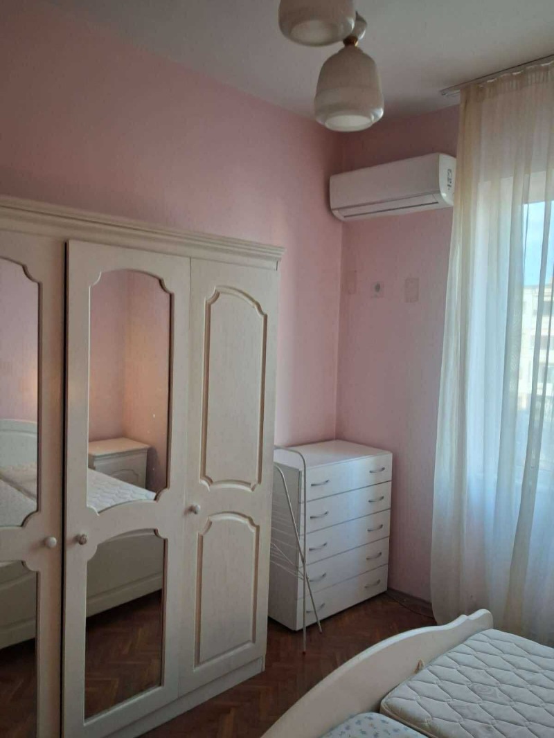 Дава под наем СТАЯ, гр. Пловдив, Център, снимка 2 - Стаи под наем - 53010206