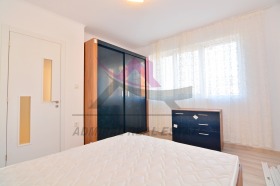 1 chambre Vazrajdane 3, Varna 3