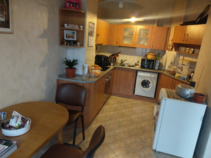 Дава под наем 2-СТАЕН, гр. София, Лозенец, снимка 3 - Апартаменти - 53463797