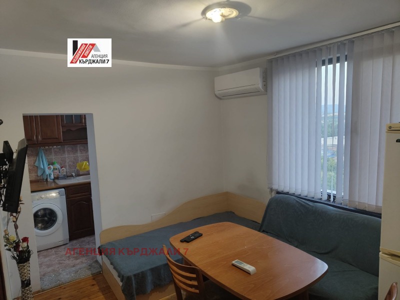 Дава под наем  3-стаен град Кърджали , Център , 65 кв.м | 29935392