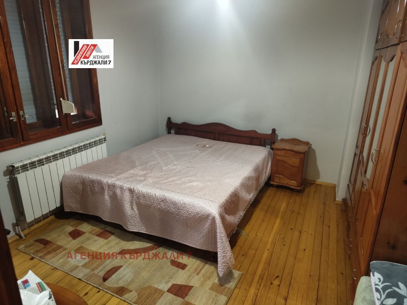 Дава под наем  3-стаен град Кърджали , Център , 65 кв.м | 29935392 - изображение [3]