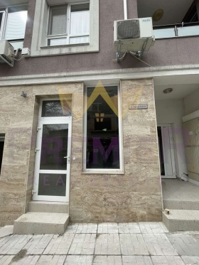 Sklep Kolchozen pazar, Warna