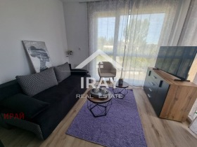 3+ Schlafzimmer Tri tschutschura - zentar, Stara Zagora 7