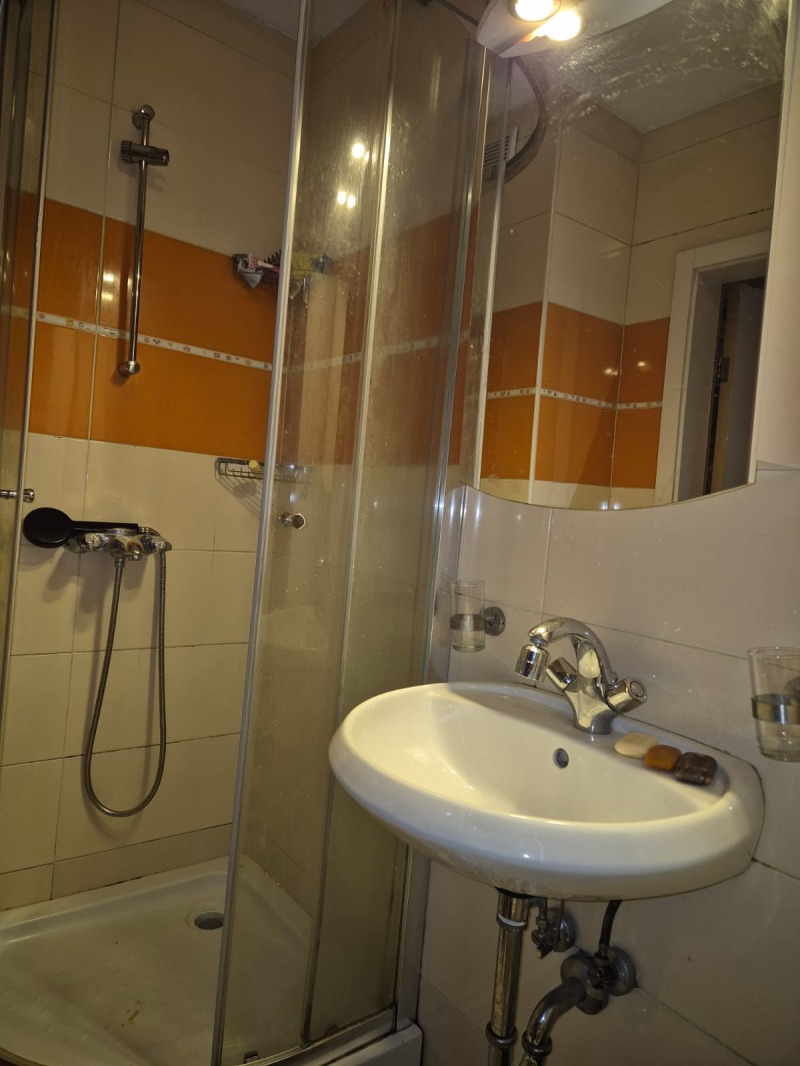 Дава под наем 3-СТАЕН, гр. София, Христо Ботев, снимка 13 - Апартаменти - 52655961