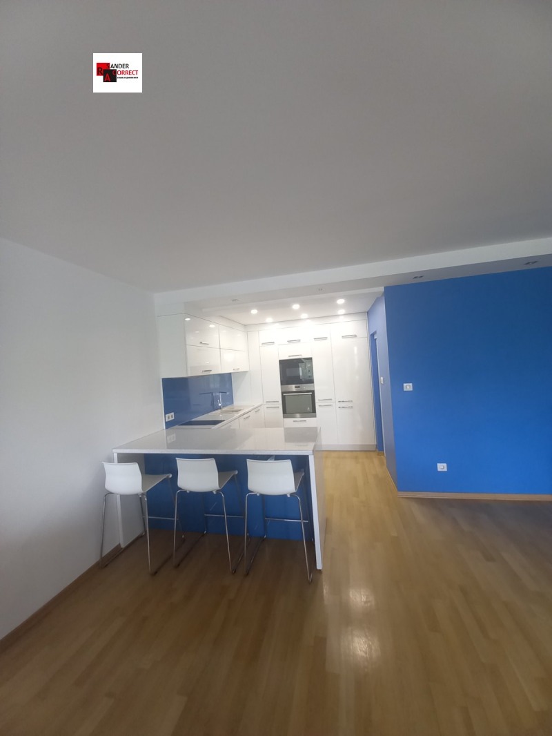 Zu vermieten  3 Schlafzimmer Sofia , Dianabad , 160 qm | 98144210 - Bild [6]