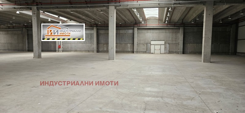 Da affittare  Magazzinaggio Plovdiv , Industrialna zona - Maritsa , 8150 mq | 40356577 - Immagine [4]