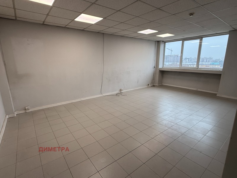 Дава под наем ОФИС, гр. Пловдив, Брезовско шосе, снимка 3 - Офиси - 53071009