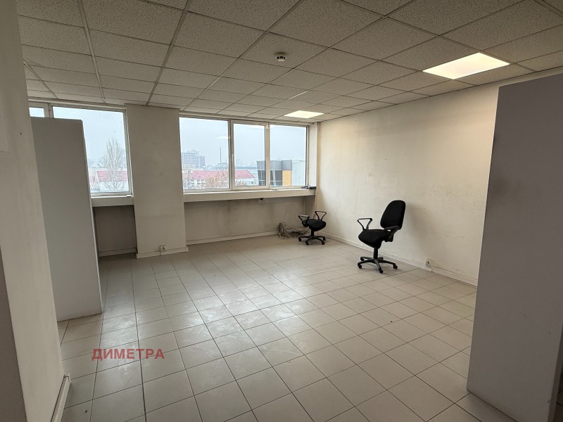 Дава под наем ОФИС, гр. Пловдив, Брезовско шосе, снимка 2 - Офиси - 53071009